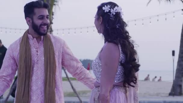 Couple Indien Dansant Pour Cérémonie Sangeet Pendant Mariage Hindou Plan — Video