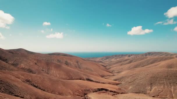Arid Ruig Buitenaards Landschap Mirador Astronomico Fuerteventura Drone — Stockvideo