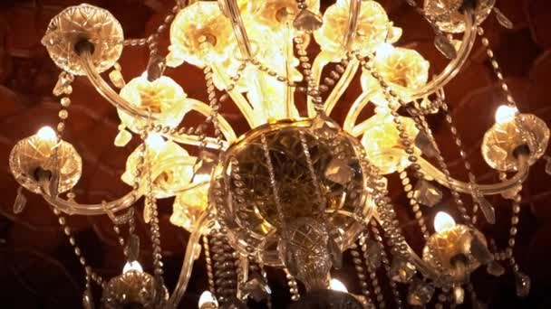 Gorgeous Crystal Chandelier Lightings Ornate Ceiling Ancient Temple India Low — Stock Video