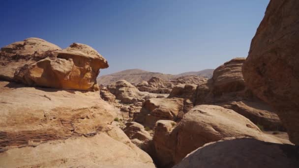 Prachtige Kliffen Kloven Petra Woestijn Jordanië Midden Oosten — Stockvideo