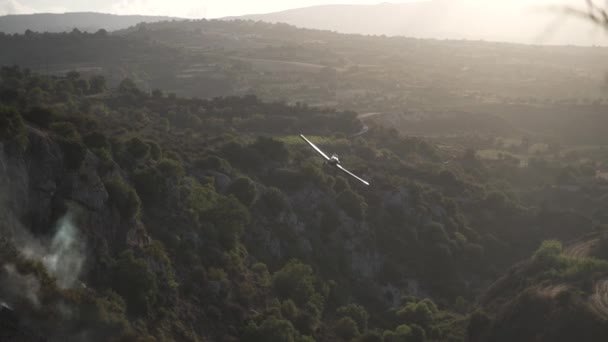 Feuerwehrflugzeug Schüttet Wasserladung Über Tal Pafos Zypern — Stockvideo