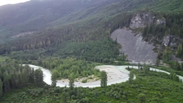 Rzeka Soo Marshland Górskim Krajobrazem Tło Pacyfiku Zasięgi Kanada Kolumbia — Wideo stockowe