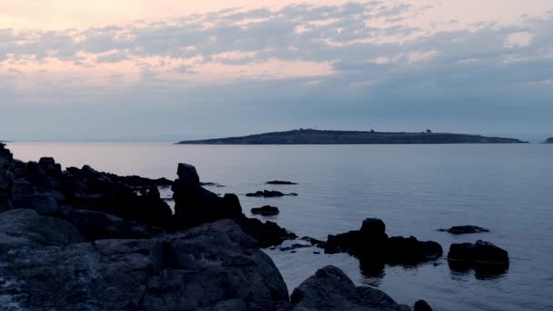 Sunset Ivan Island Mar Negro Costa Rochosa Rochosa Sozopol Bulgária — Vídeo de Stock