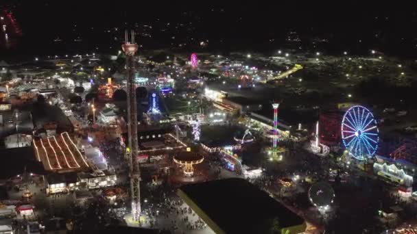 Luftaufnahme Von Bunten Jahrmarkt Fahrten Der Nacht Puyallup Washington — Stockvideo