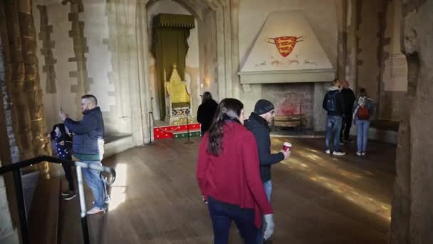 Turisté Mají Muzeum Uvnitř Londýnské Věže Zpomalený Pohled — Stock video