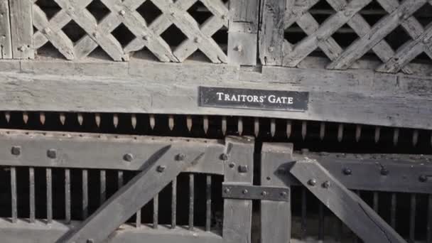 Zbliżenie Znaku Bramy Zdrajców Wieży Tomasza Wejście Dla Więźniów Tower — Wideo stockowe