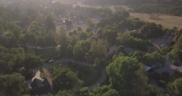 米国カリフォルニア州の空中山岳農場 — ストック動画