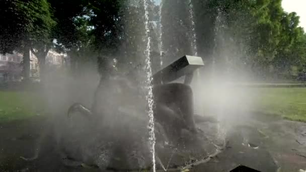 Gros Plan Des Arts Sculpture Décorative Statue Fontaine Dans Espace — Video