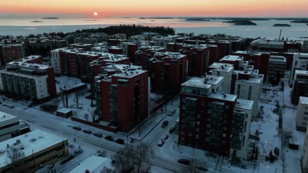Vue Aérienne Immeubles Appartements Enneigés Lauttasaari Coucher Soleil Helsinki Finlande — Video