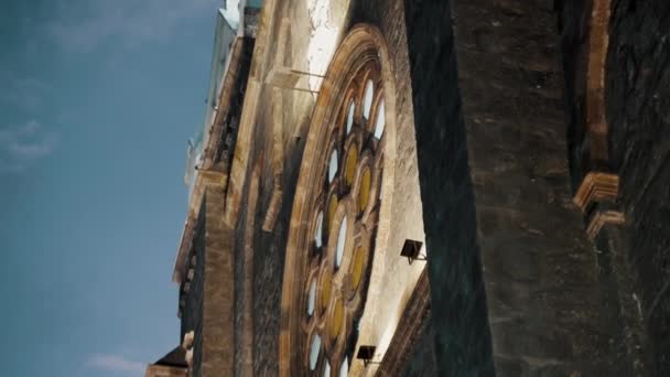 バオス エクアドルのヌエストラ ソーラ ロサリオ アグア サンタ教会の近くにある — ストック動画