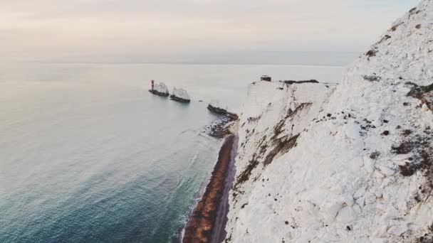 Aerial Drone Shot Isle Wight Needles Chalk Cliffs Stacks Rock — 图库视频影像
