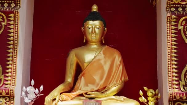 Guld Buddha Staty Thailand Buddhist Temple Chiang Mai Wat Phra — Stockvideo
