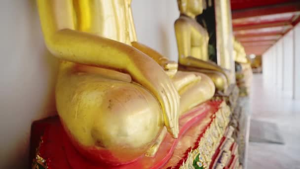 Thajsko Zlatý Buddha Buddhistická Socha Zavřít Krásném Chrámu Bangkok Wat — Stock video