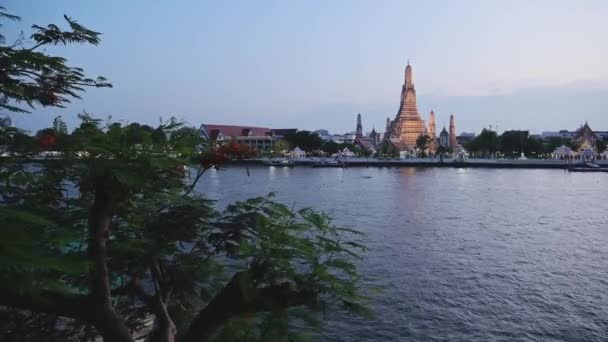 Bangkok City Skyline Night Thailand Wat Arun Buddhist Temple River — Stockvideo