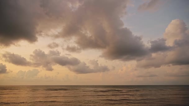 Dramatic Sky Orange Sunset Clouds Horizon Sea Ocean Background Copyspace — стоковое видео