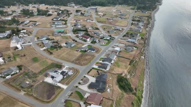 Orbiting Aerial View Beachfront Community Washington State — Stock Video