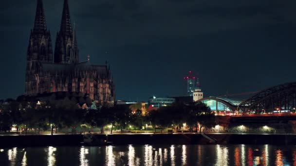 Timelaps Кельн Германия Мост Церковь Ночью — стоковое видео