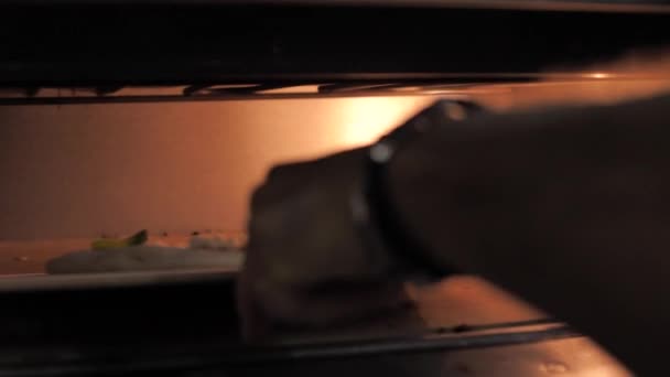 Chef Use Peel Put Cheese Pizza Oven Italian Restaurant Close — Stock Video