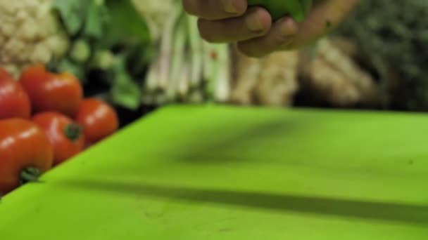 Retrait Fosse Avocat Avec Couteau Tranchant Des Fruits Frais Fermer — Video