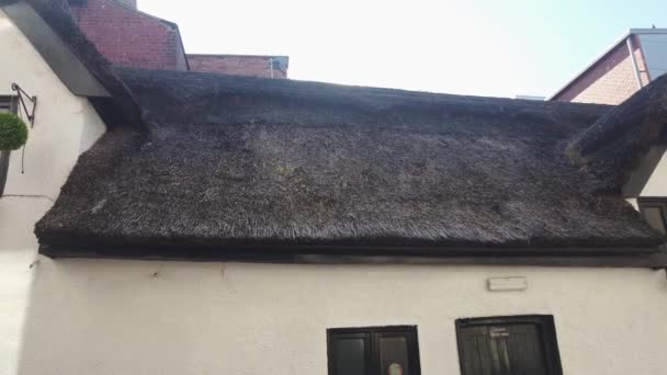 Close Thatched Roof Horse Jockey Pub Wrexham — Stock Video