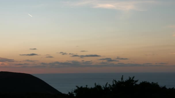 Amazing Sunset Golden Hour Footage Sun Setting Coastal Mountain Clouds — Stock videók