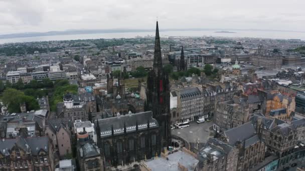Beautiful Aerial Hub Historic Surroundings Edinburgh Moody Morning Scotland — Stock Video