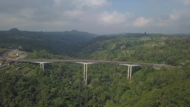 Aeronave Nebulosa Direção Jembatan Tukad Bangkung Ponte Mais Alta Bali — Vídeo de Stock