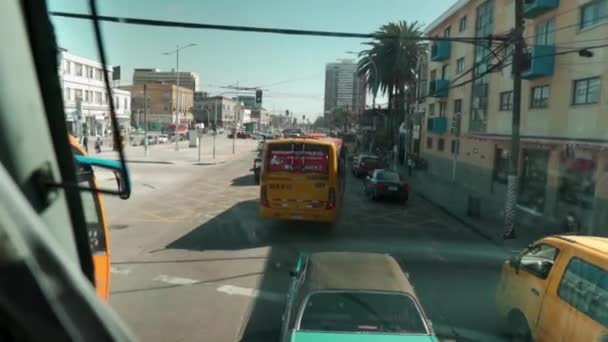 Pov Handheld Van Argentijnse Laan Van Valparaiso Chili Vol Verkeer — Stockvideo