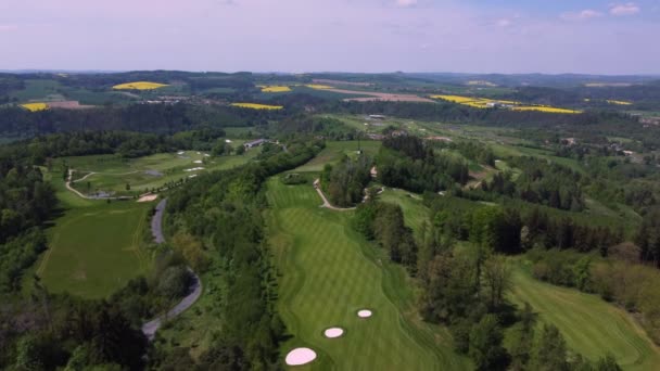Drone Aéreo Vista Panorâmica Natureza Kacov República Checa Campos Golfe — Vídeo de Stock