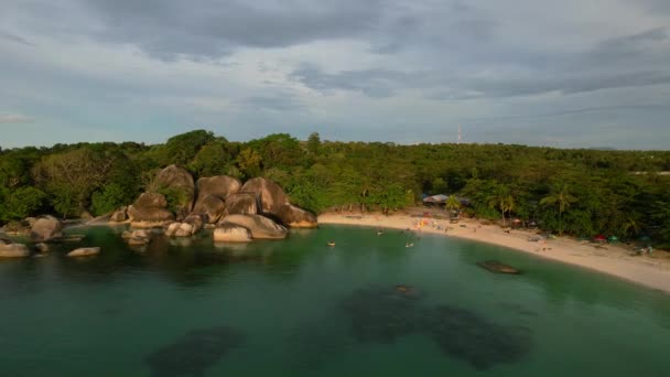 Udara Pantai Tropis Pantai Tanjung Tinggi Belitung Indonesia Pada Jam — Stok Video