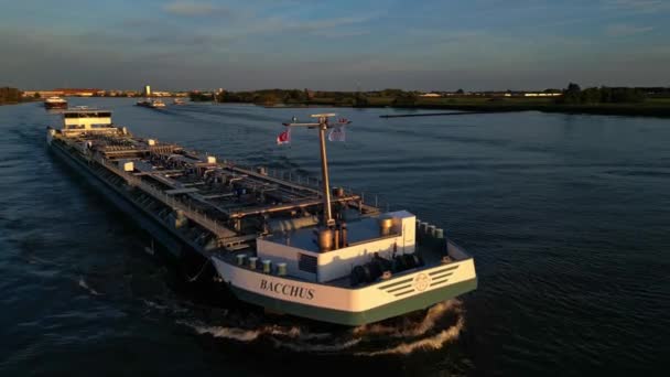 Bacchus Hajó Körül Keringő Mozgó Drónlövedék Áthajózott Zwijndrecht Városán Eső — Stock videók