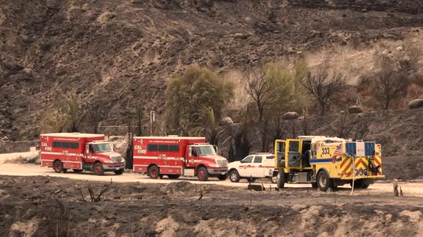 消防車のトラックエンジンホース Fairview Fire California Day — ストック動画