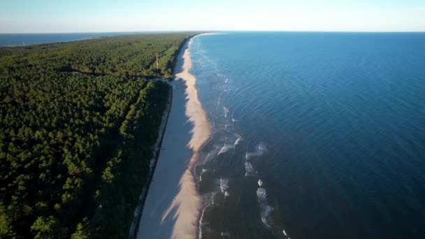 Krynica Morska Φτύνουν Ακτογραμμή Αμμώδη Παραλία Στην Πολωνία Εναέρια Dolly — Αρχείο Βίντεο