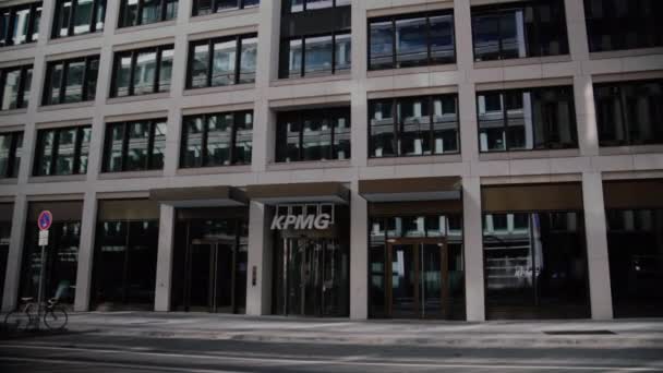Frente Kmpg Office Hamburgo Alemanha — Vídeo de Stock