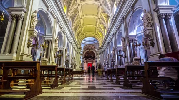 Monreale Sicília Catedral Interior Com Nave Altar Coro Timelapse Peregrinos — Vídeo de Stock