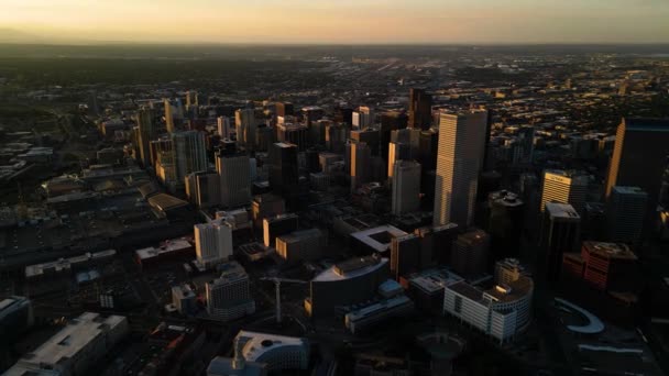 Denver Şehir Merkezinin Hava Görüntüsü Colorado Abd Sunset Skyline — Stok video