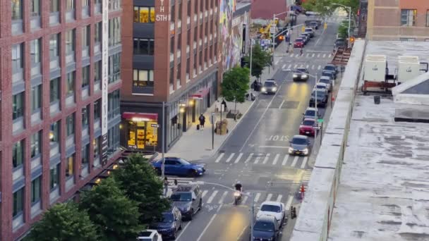 Brooklyn Ulice Widok Tarasu Dachu Pokazując Budynki Piaskowca Codziennego Życia — Wideo stockowe