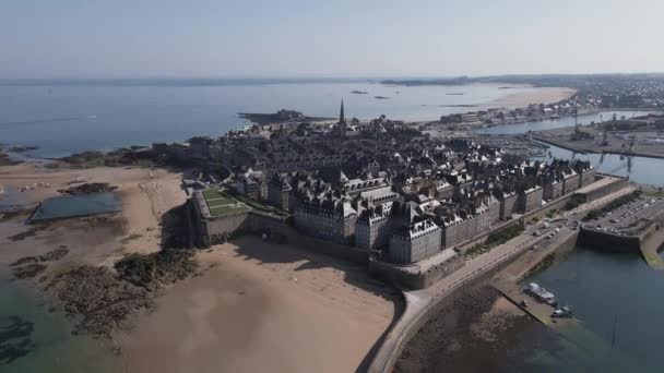 Befestigte Altstadt Von Saint Malo Und Plage Mole Oder Pier — Stockvideo