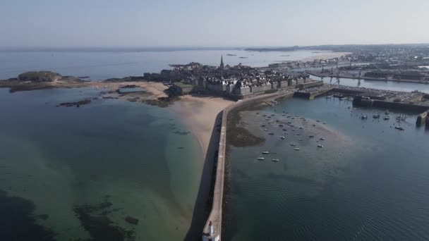 Leuchtturm Mle Des Noires Mit Saint Malo Hintergrund Bretagne Frankreich — Stockvideo