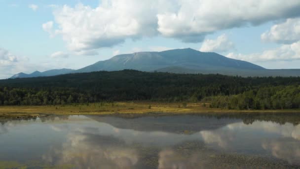 Increíble Vista Aérea Gran Angular Del Poderoso Monte Katahdin Maine — Vídeo de stock