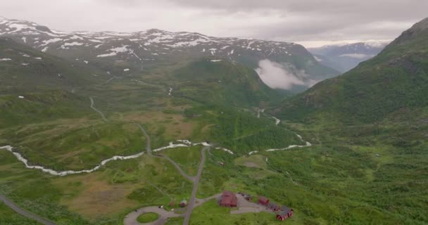 Cámara Panorámica Través Hermoso Paisaje Noruego Con Montañas — Vídeos de Stock