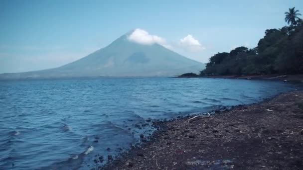 Kust Het Eiland Ometepe Met Vulkaan Concepcin Achtergrond — Stockvideo