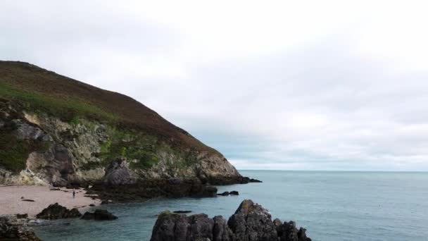 Panning Anglesey Irish Sea Porth Wen Pobřežní Průmyslové Zříceniny Cihel — Stock video