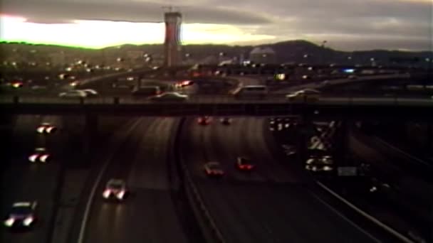 1984 Portland Oregon Bridges Traffic Dusk — Vídeo de Stock