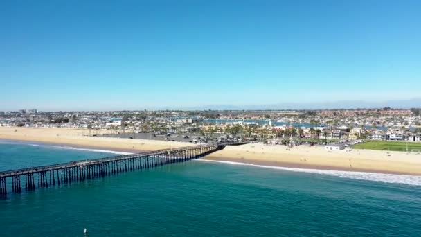 Slider Shot Vista Aérea Cais Comunidade Portuária Balboa Peninsula Beach — Vídeo de Stock
