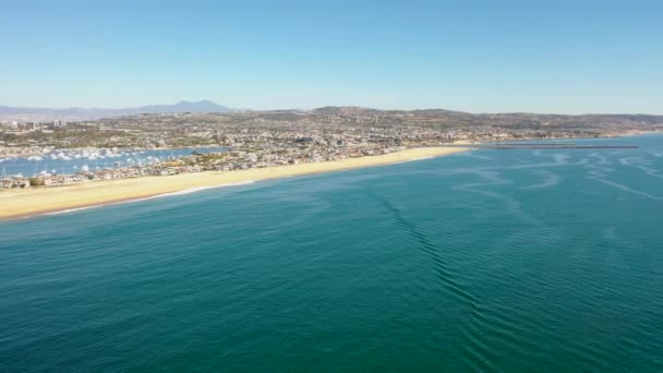 Slider Shot Letecký Pohled Balboa Peninsula Beach Homes Lodě Módní — Stock video