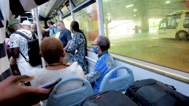 ケープタウン空港の飛行機にバスに乗ると — ストック動画
