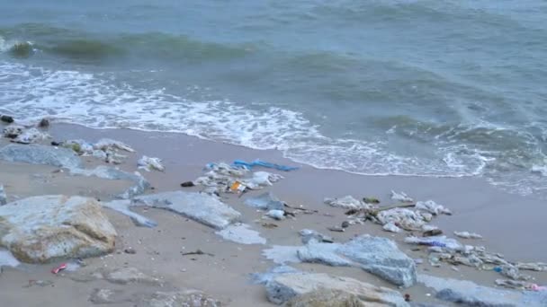 Odpadky Odpadky Pláži Špatné Prostředí — Stock video