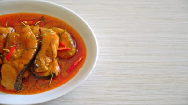 Redtail Catfish Fish Dried Red Curry Sauce Called Choo Chee — Stockvideo