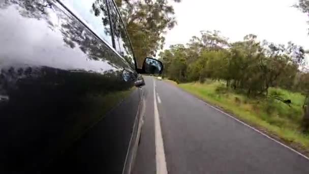 Εντοπισμός Ενός Αυτοκινήτου Που Οδηγούσε Αυστραλιανό Δρόμο Μέσα Από Ένα — Αρχείο Βίντεο